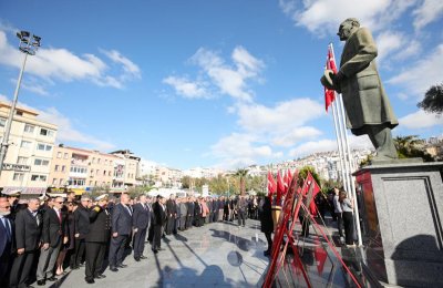 Bayraklı, Çanakkale zaferini kutladı